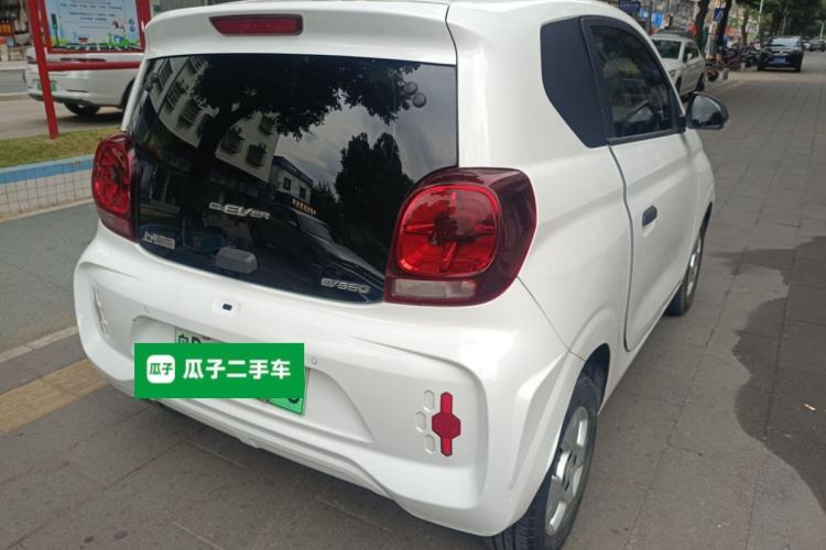 Used Roewe Clever 2021 302km All-Round Version Rear Right 45 Deg