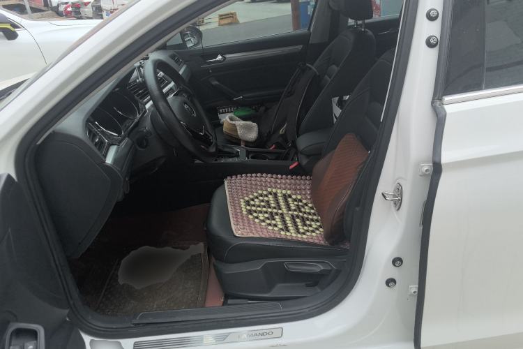 Used Volkswagen Lamando 2015 280TSI DSG Comfort Edition Left Front Seat