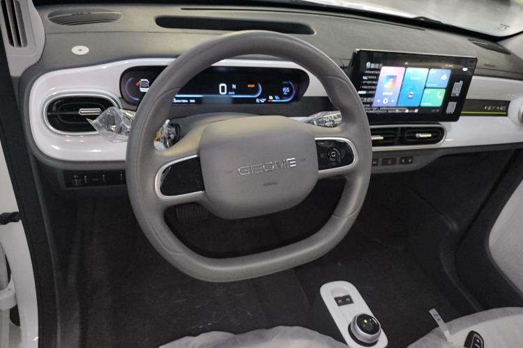 Used Geely Galaxy Panda 2025 210 km – Yuanqi Bear
