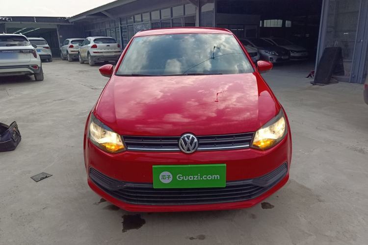 Used Volkswagen Polo 2016 1.4L Manual Fashion Model Front