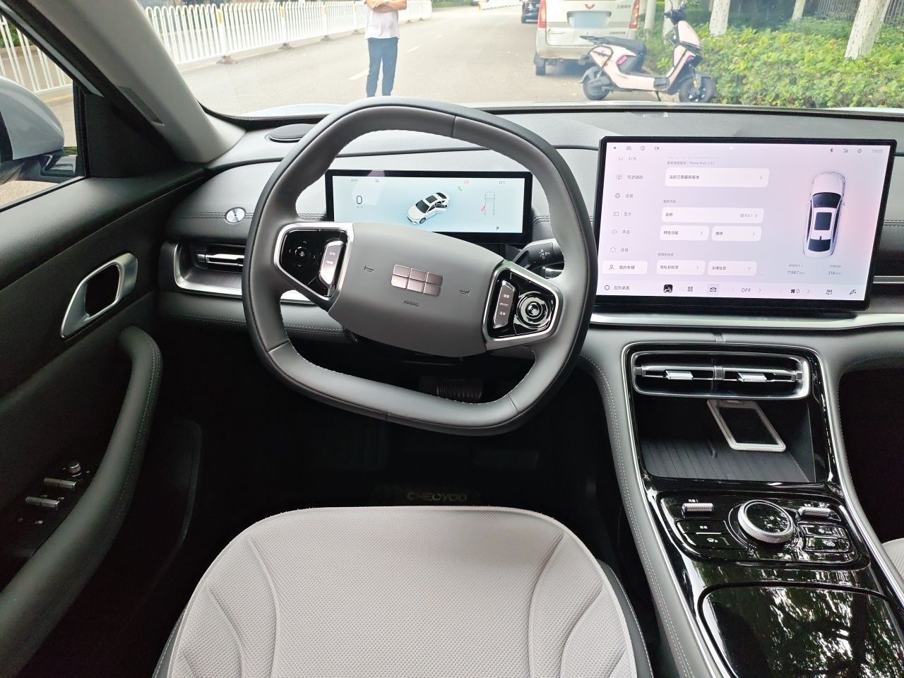 Geely Galaxy A7 2025 Model EM-i 70km Luxury Edition — снимка 10