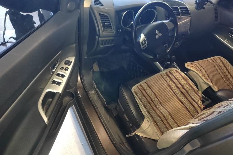 Used Mitsubishi ASX 2018 2.0L CVT Two-Wheel Drive Deluxe Edition Driver Seat