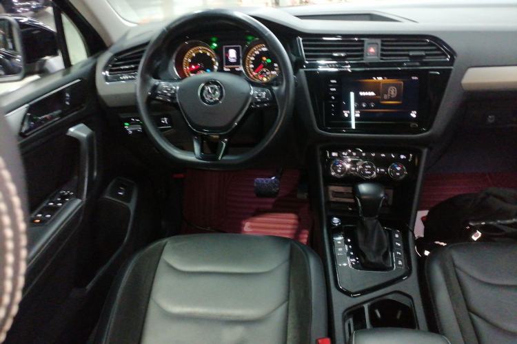 Used Volkswagen Tiguan L 2019 Revised 330TSI Automatic Two-Wheel Drive Smart & Luxury Edition China VI Standard Steering Wheel