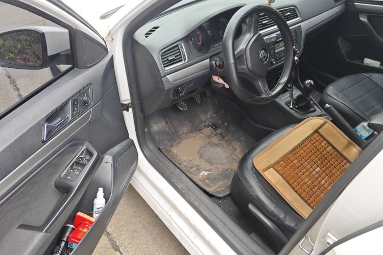 Used Volkswagen Gran Lavida 2015 1.6L Manual Fashion Edition
