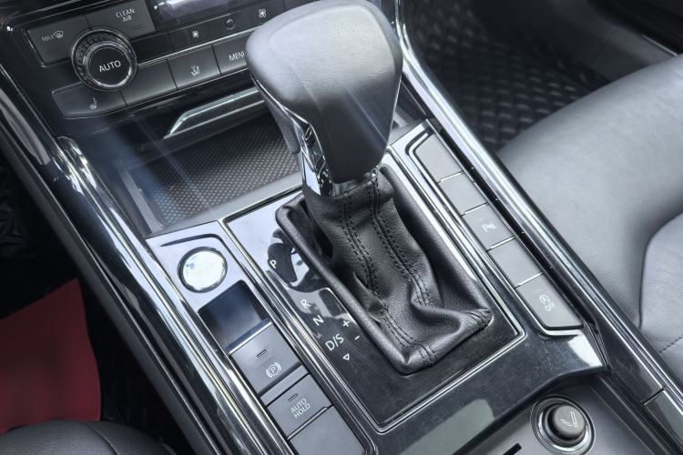 Used Volkswagen Phideon 2019 380TSI Two-Wheel Drive Business Edition China VI Standard