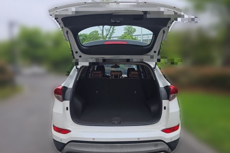 Used Hyundai Tucson 2015 1.6T Dual-Clutch Two-Wheel-Drive Smart Model Trunk