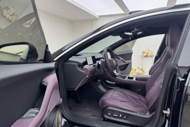 Used Nio ET5 2025 75 kWh Driver Seat