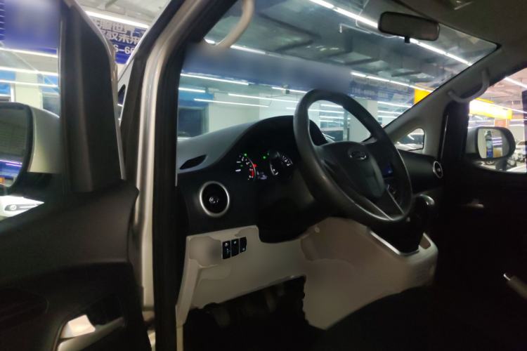 Used JAC Refine M3 2023 PLUS 1.8L 7/8-Seater Comfort Edition
