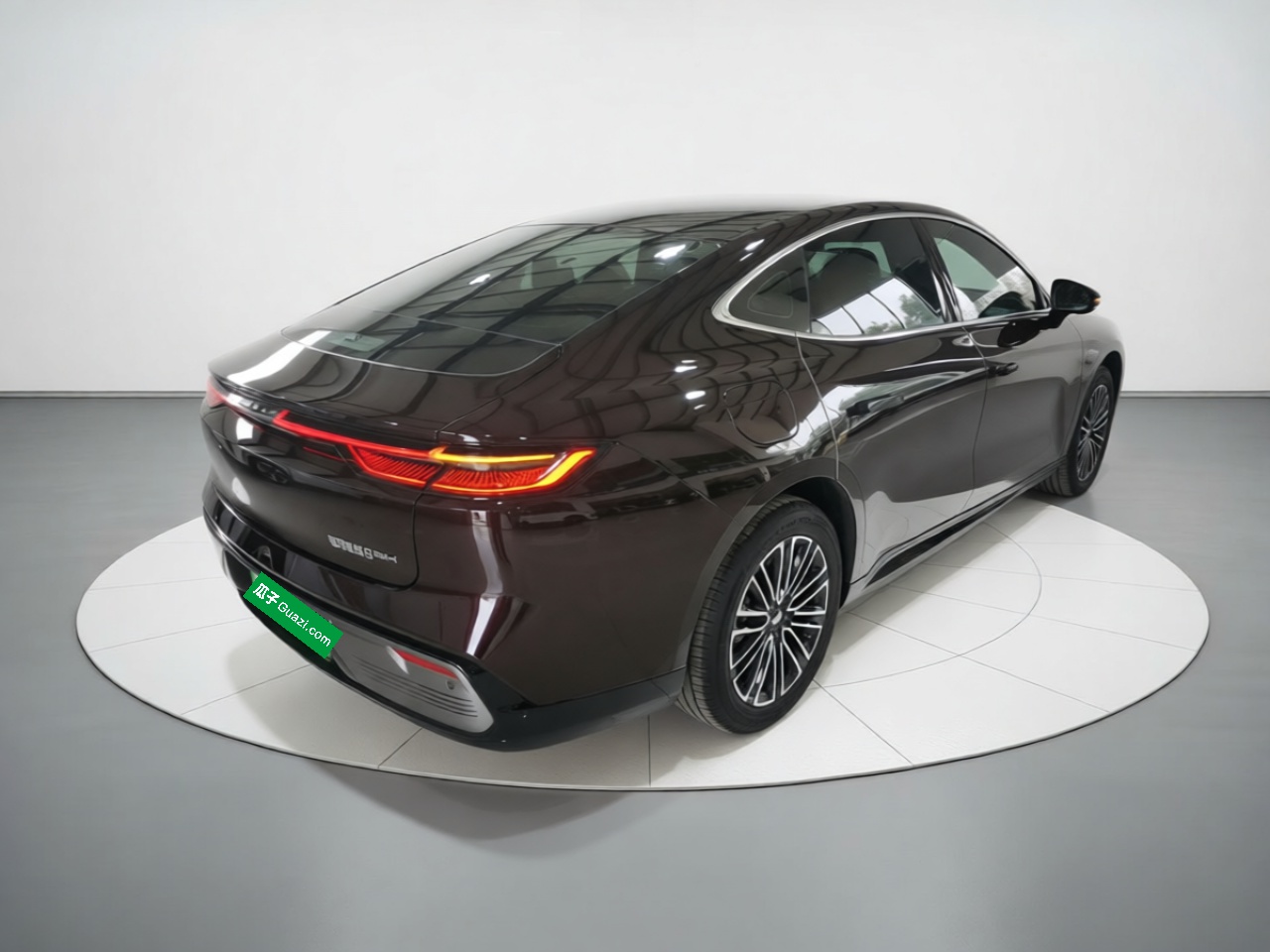 Geely Galaxy 8 2026 Model 225km EM-i Long-Range Ocean Edition — снимка 6