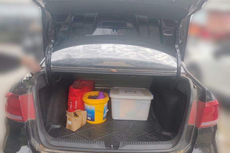 Used Volkswagen Santana 2013 1.6L Manual Fashion Edition Trunk