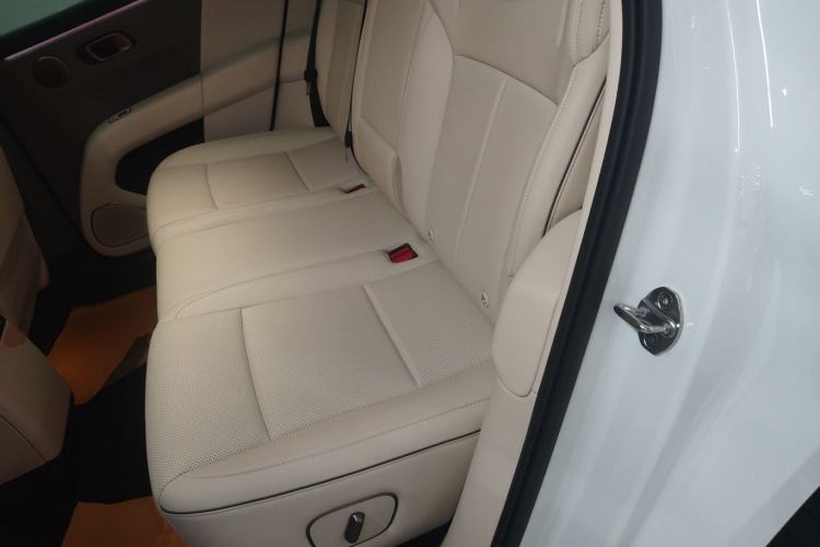 Used Li Auto i6 2025 Model Two-Wheel-Drive Standard Type
