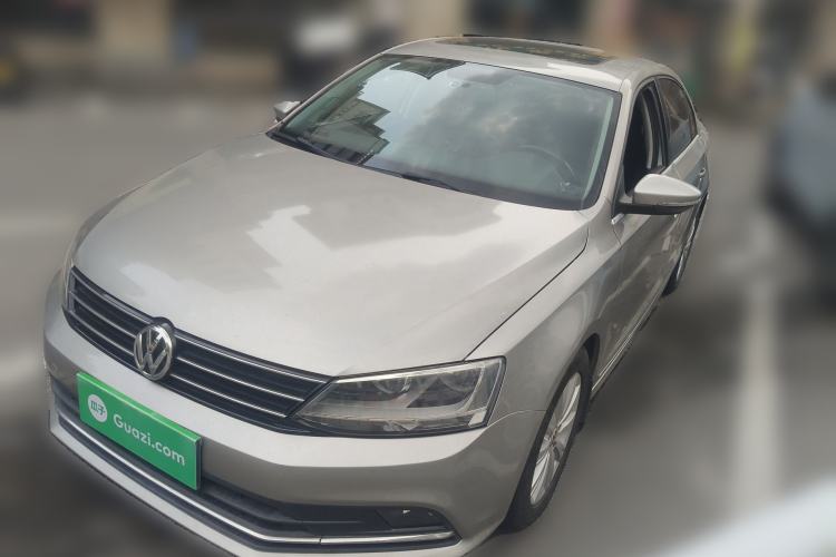 Used Volkswagen Sagitar 2015 1.6L Manual Comfort Model