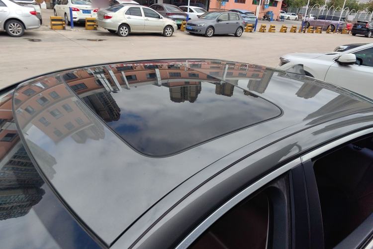 Used BMW 5 Series 2014 525Li Leading Model
