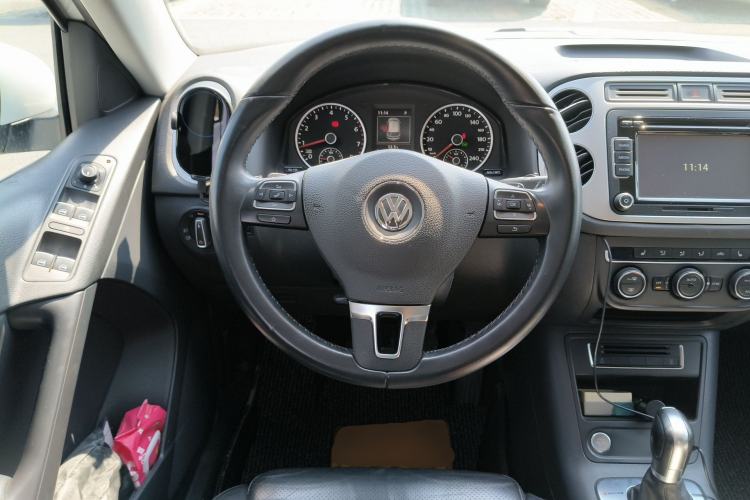 Used Volkswagen Tiguan 2015 2.0 TSI Automatic All-Wheel Drive Luxury Edition Steering Wheel