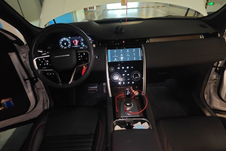 Used Land Rover Discovery Sport 2022 Revised Version 249 PS R-Dynamic S Performance Edition 5 Seats Interior 2