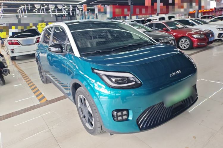 Used AION UT 2025 420 Prestige Edition Front Right 45 Deg