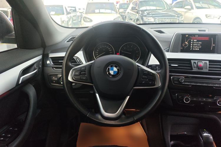 Used BMW X1 2018 sDrive18Li Fashion Model Steering Wheel