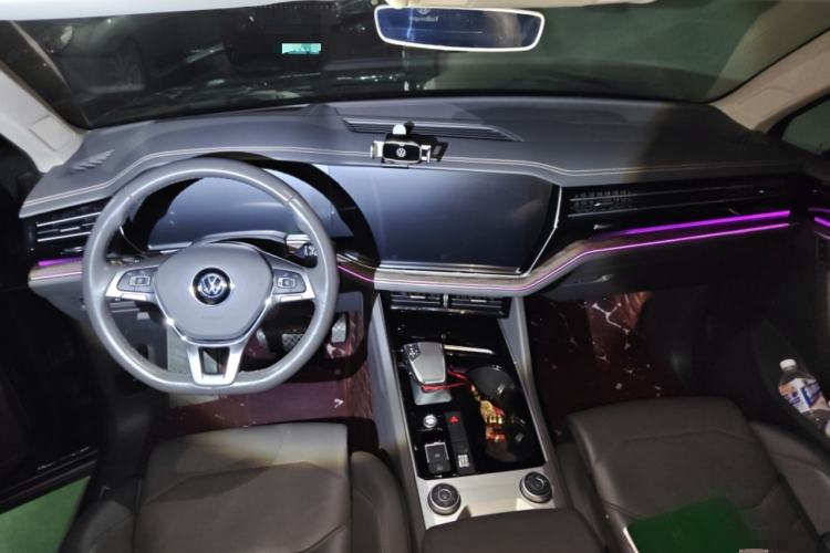 Used Volkswagen Touareg 2019 2.0TSI Ruiyi Edition China VI Standard Center Console