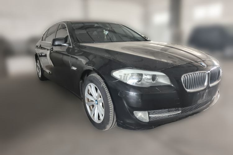 Used BMW 5 Series 2013 520Li Elegant Edition Front Right 45 Deg