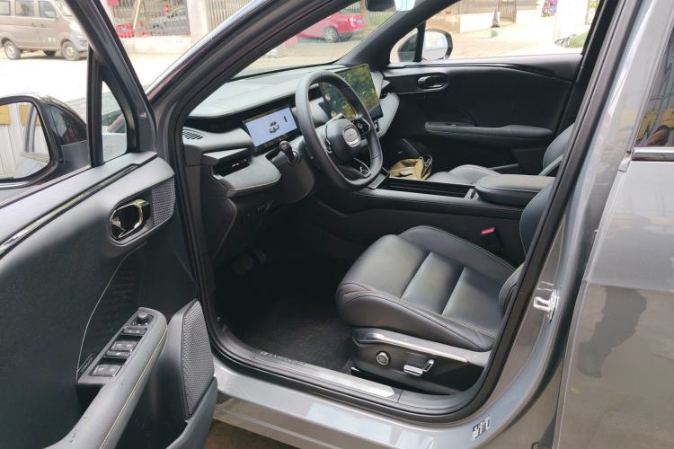 Used Lynk & Co 06 2025 Renew 1.5T Halo Driver Seat