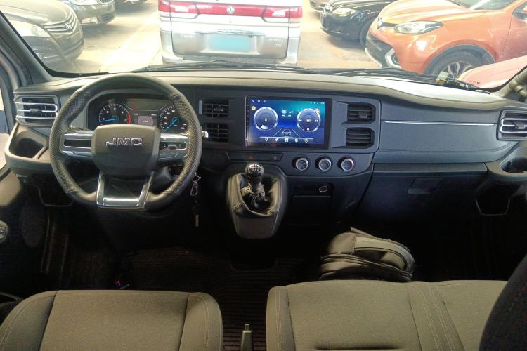 Used JMC Fushun 2023 2.0T Manual Short Wheelbase Low-Roof Commercial Multi-Purpose Passenger Vehicle 6 Seats with Lift-Up Tailgate
