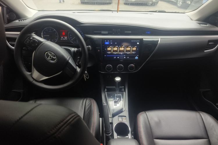 Used Toyota Corolla 2014 1.6L CVT GL-i Center Console