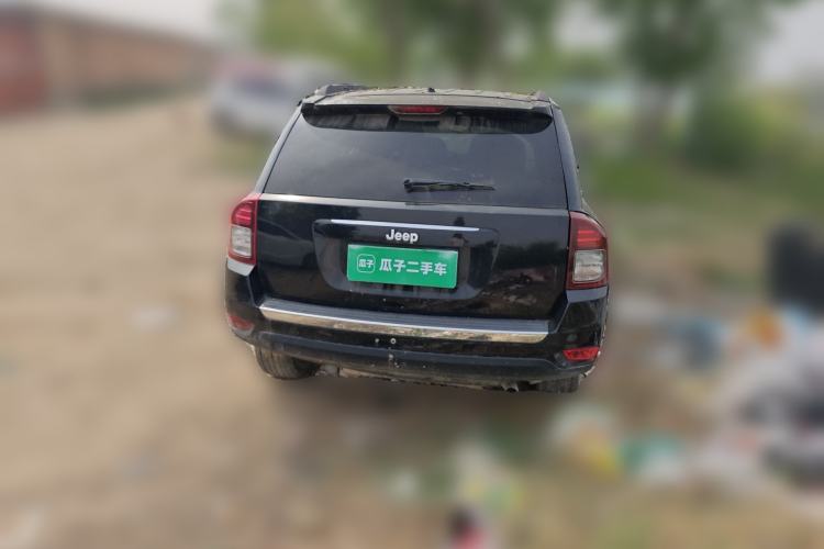 Used Jeep Compass 2014 2.4L four-wheel drive sport version Rear