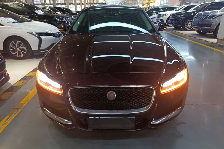 Used Jaguar XFL 2018 XFL 2.0T 250 PS Luxury Edition Front