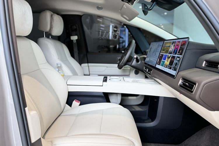 Used Li Auto MEGA 2024 Ultra Model