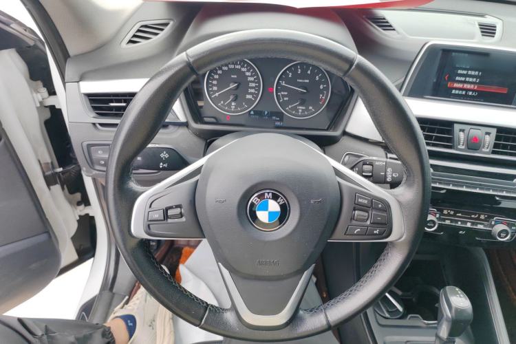 Used BMW X1 2018 sDrive20Li Leading Model Steering Wheel