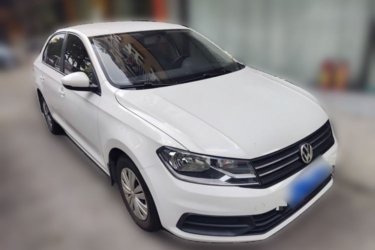 Used Volkswagen Santana 2016 1.6L Automatic Fashion Edition Front Right 45 Deg