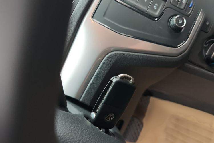 Used Volkswagen Gran Lavida 2015 1.6L Automatic Fashion Edition