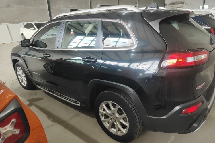 Used Jeep Cherokee 2017 2.4L Leading Smart Edition