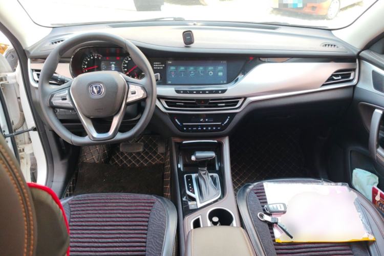Used CHANGAN CS35PLUS 2018 1.6L Automatic Changlian Edition China V Standard Center Console