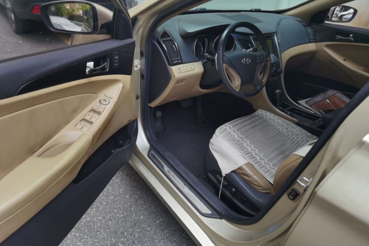 Used Hyundai Sonata 2011 2.4L Automatic Top-Tier Version
