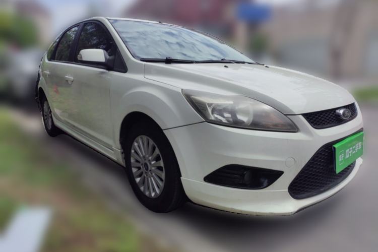 Used Ford Focus 2013 Hatchback Classic 1.8L Automatic Fashion Edition Front Right 45 Deg