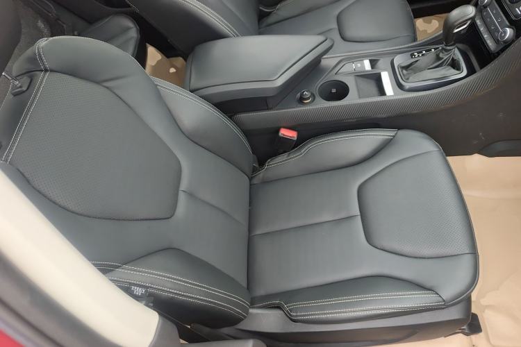 Used JMC Yusheng S330 2016 1.5L GTDi Automatic Two-Wheel Drive Prestige Edition
