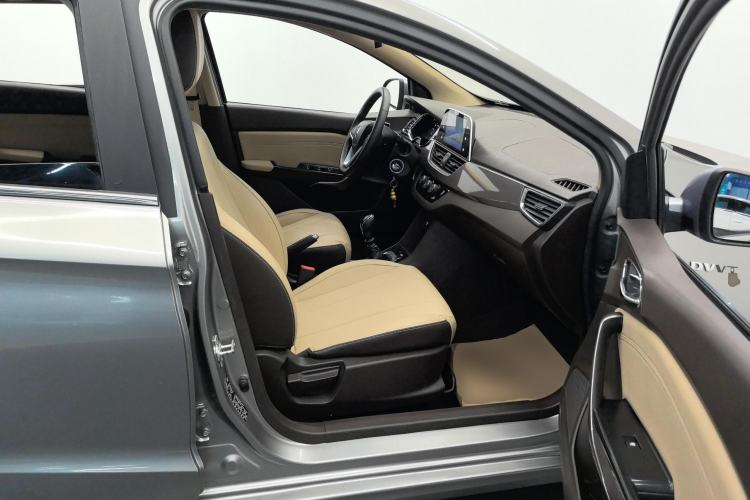 Used Baojun 310W 2017 1.5L Manual Fashion Model China V
