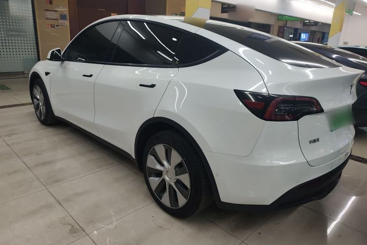 Used Tesla Model Y 2022 Long-Range All-Wheel-Drive Version
