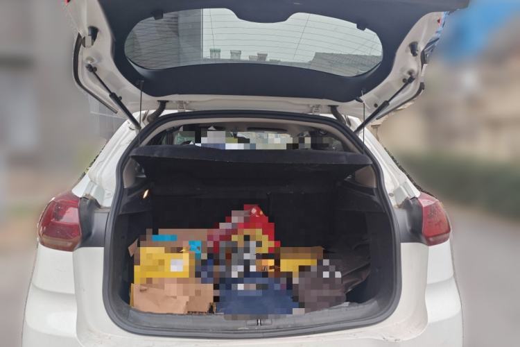 Used Citroen C3-XR 2015 1.6L Manual Pioneer Model Trunk