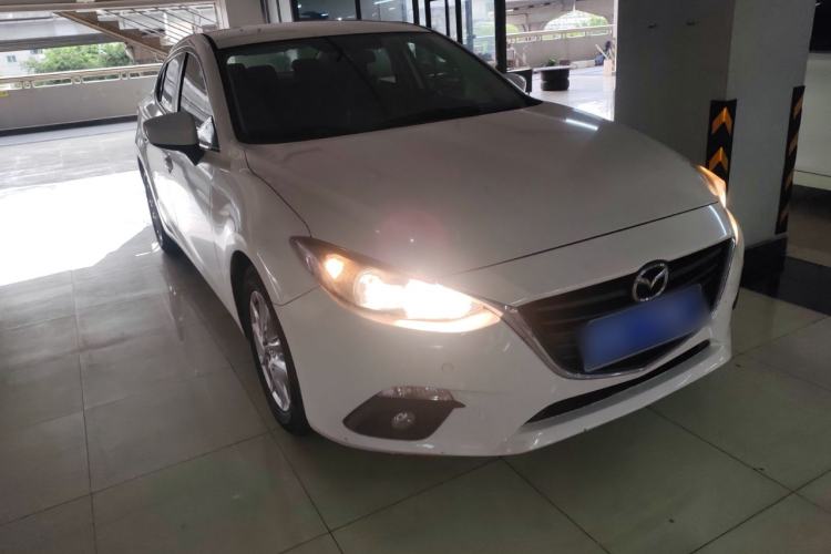 Used Mazda 3 Axela 2016 Sedan 1.5L Automatic Comfort Model