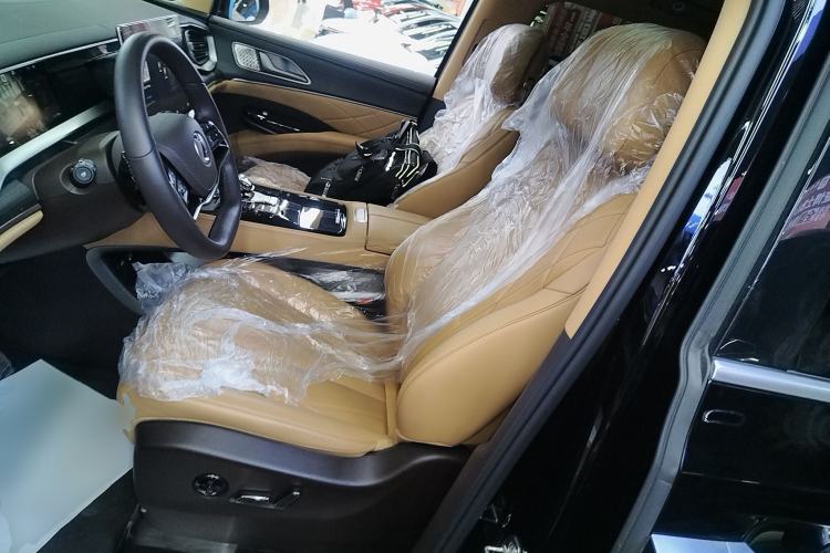 Used Denza D9 2025 DM-i Intelligent Drive 1020 Four-Wheel Drive Flagship Model