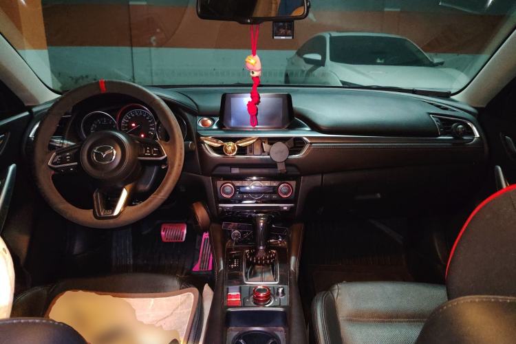 Used Mazda Atenza 2018 2.0L Blue Sky Luxury Edition China VI Standard Center Console