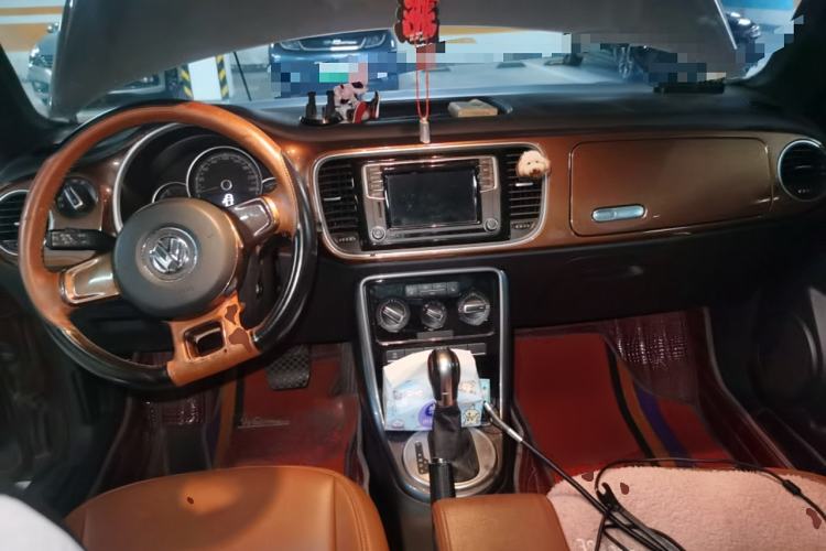 Used Volkswagen Beetle 2017 180TSI Shangle Edition Center Console