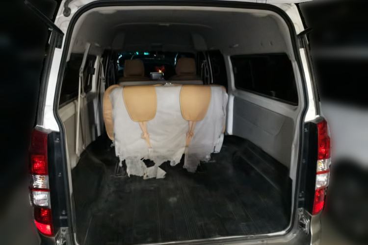 Used Jinbei New Hiace S 2023 1.5L Wealth Edition Passenger Van 5/6/7-Seater Non-Air-Conditioned Version SWC15M