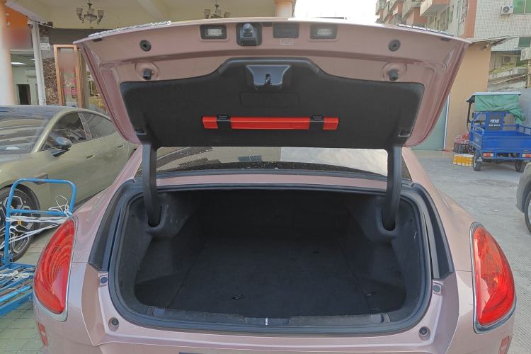 Used ORA Lightning Cat 2022 555 km Luxury Edition