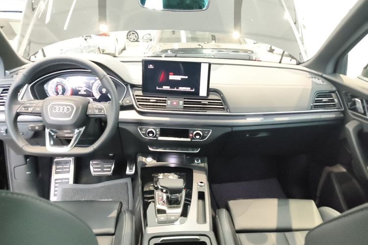 Used Audi Q5L 2025 quattro 45th Anniversary Edition 40 TFSI Luxury Dynamic Model
