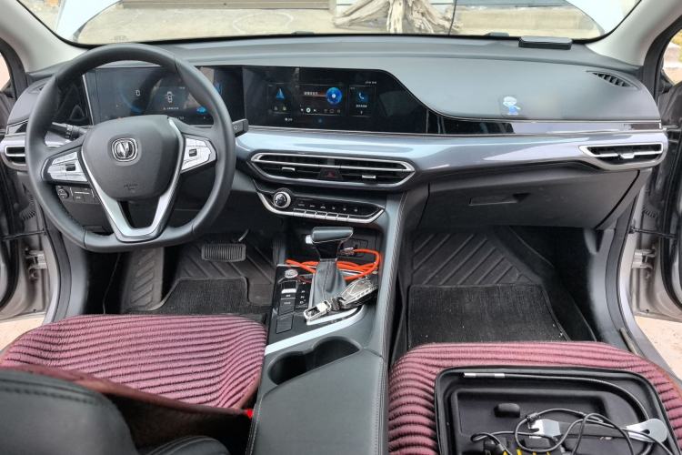 Used CHANGAN Eado 2020 PLUS Blue Whale NE 1.4T GDI DCT Prestige Model Center Console