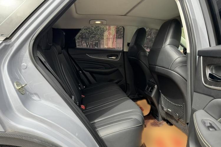 Used Venucia V 2021 260T Idol Edition
