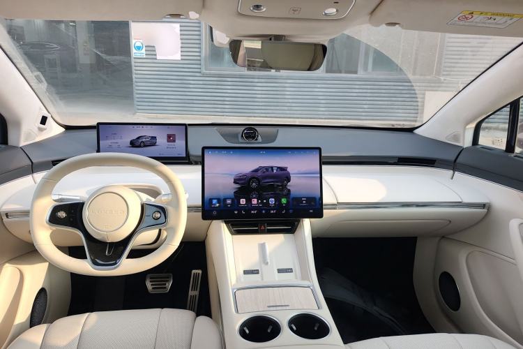 Used Hima Luxeed R7 2025 Range-Extended Version 251 km Max
